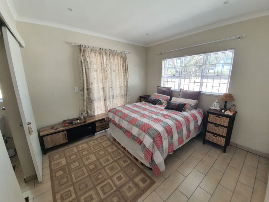 To Let 1 Bedroom Property for Rent in Table View Western Cape